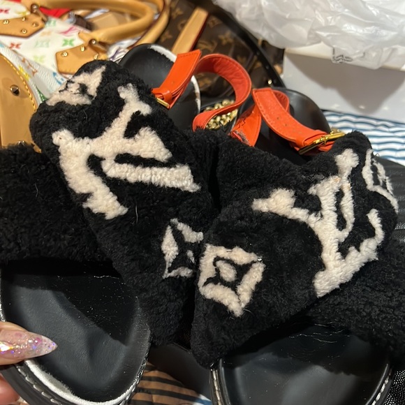 Louis Vuitton slides - Picture 3 of 3